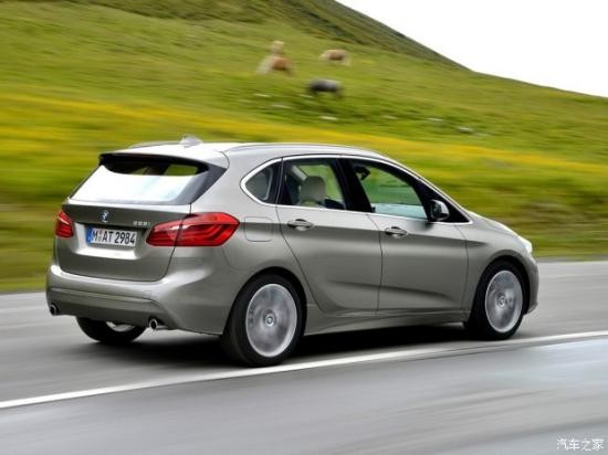 R(M(jn)) R2ϵA(ch)ctive Tourer 2014 225i